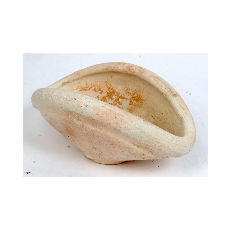 k&eacute;zi k&eacute;sz&iacute;t&eacute;sű ov&aacute;lis ker&aacute;mia t&aacute;l