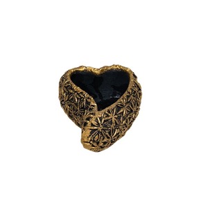 nyújtott szív alakú Areus kőtál fekete-arany 17x11x6cm